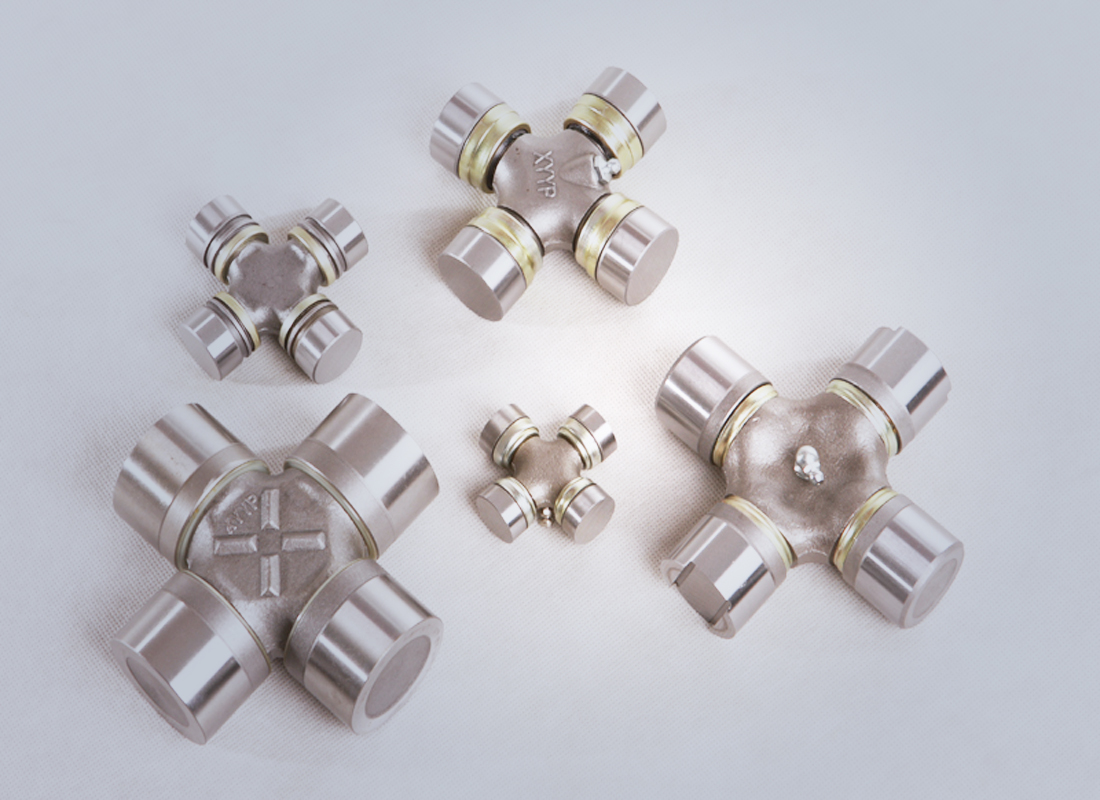 萬向節(jiē)十字軸-EQ153方向機萬(wan)向節-φ18×47-鷹牌軸承