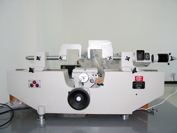 萬能測長(zhǎng)儀-鷹牌軸承(chéng)