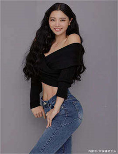 客厅里H亲女