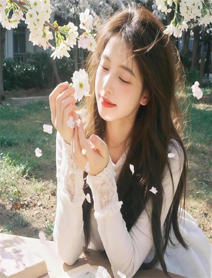 《血煞狂花》不同导演版本比较里程碑式的：艺术风格差异专业分析